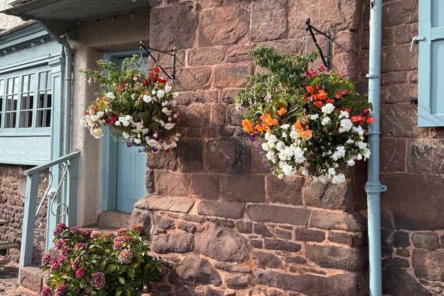 Sandford garden prizes presented
