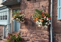 Sandford garden prizes presented