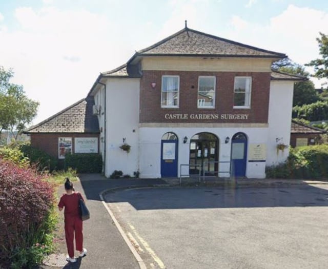 Patients angry after NHS dental provision collapses in Torrington