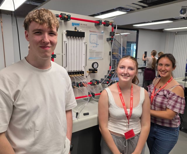 QE students ‘excel’ in university maths workshops