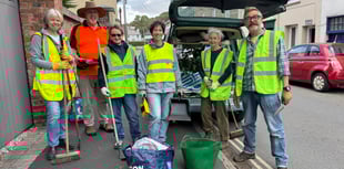 Crediton [CUT!] volunteers cleaned up East Street
