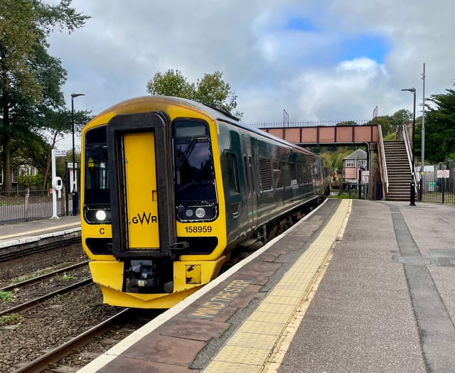 Eggesford level crossing fault disrupts trains through Crediton