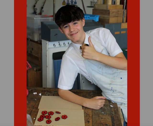 QE students make acrylic poppies ahead of Remembrance Day
