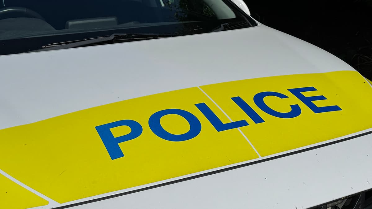 Warning about cold callers offering gardening or maintenance services