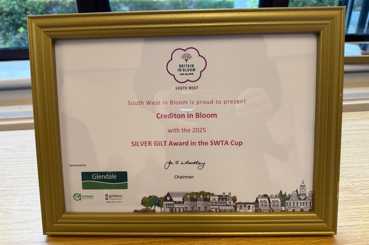 The Crediton in Bloom Silver Gilt Award. AQ 7187