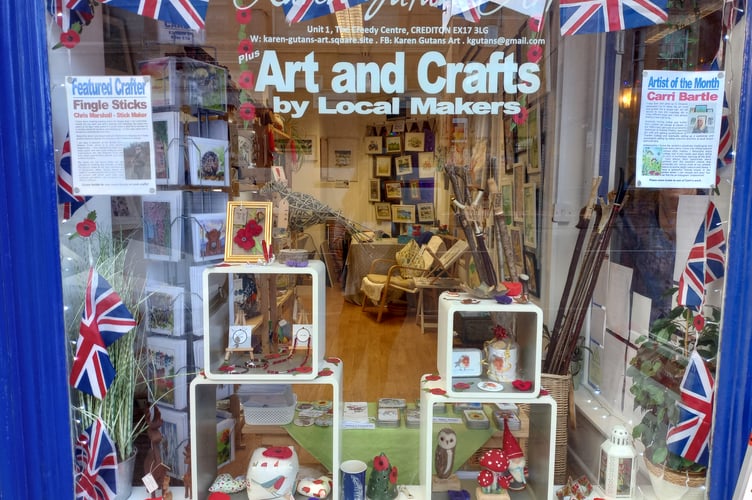 Karen Gutans Art and Crafts at The Creedy Centre, Crediton, had a lovely window display for Remembrance.