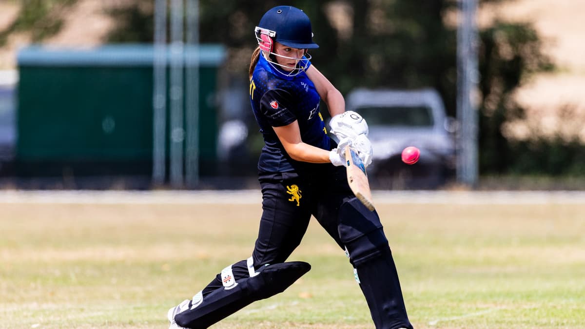 Ellie appeals for support for cricket tour to Sri Lanka