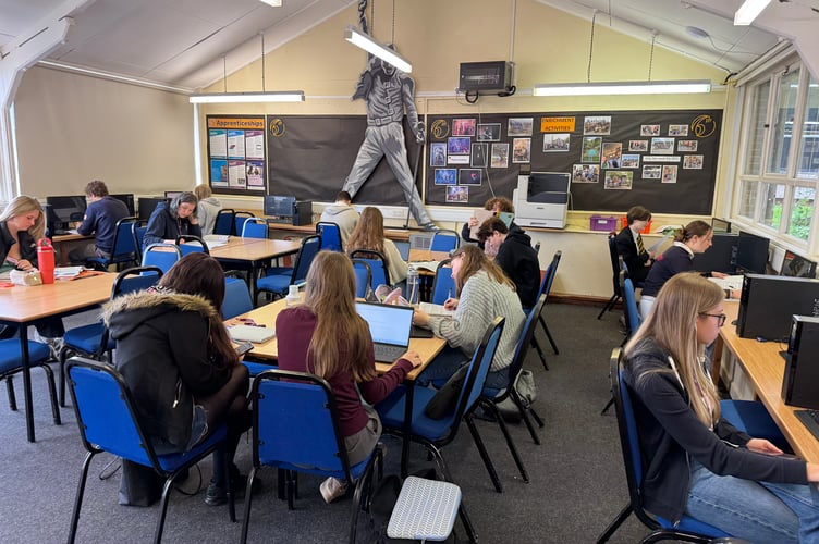 The new Sixth Form quiet study zone at Queen Elizabeth’s School.  AQ 5170
