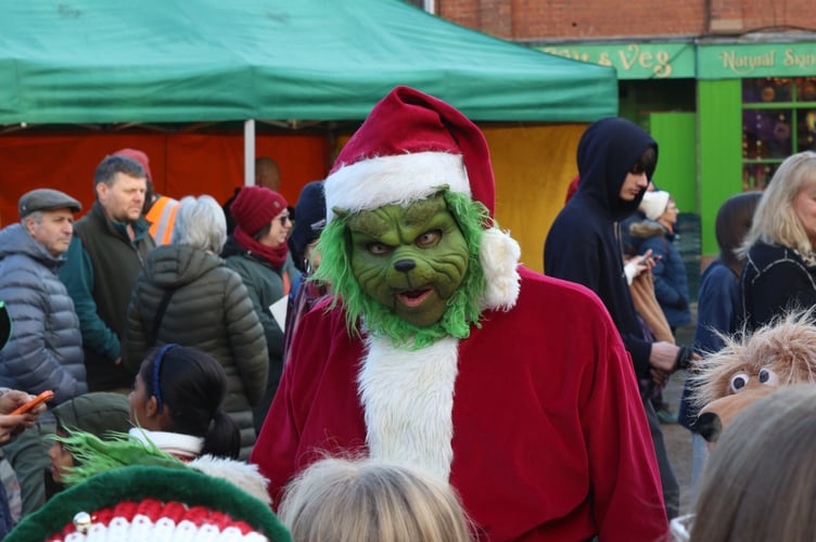 Children had fun joking with the Grinch