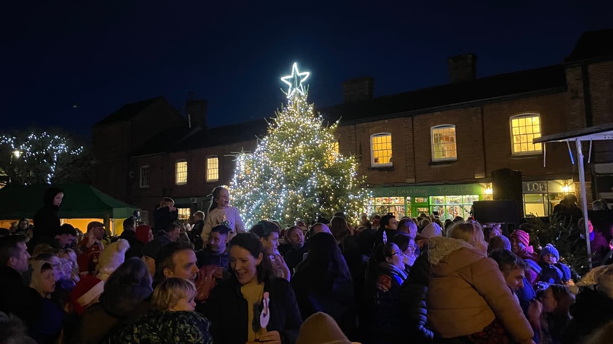 Community gathers for festive Christmas lights switch-on