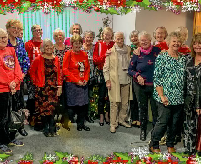 Downes Ladies Golf and Christmas Lunch held despite weather
