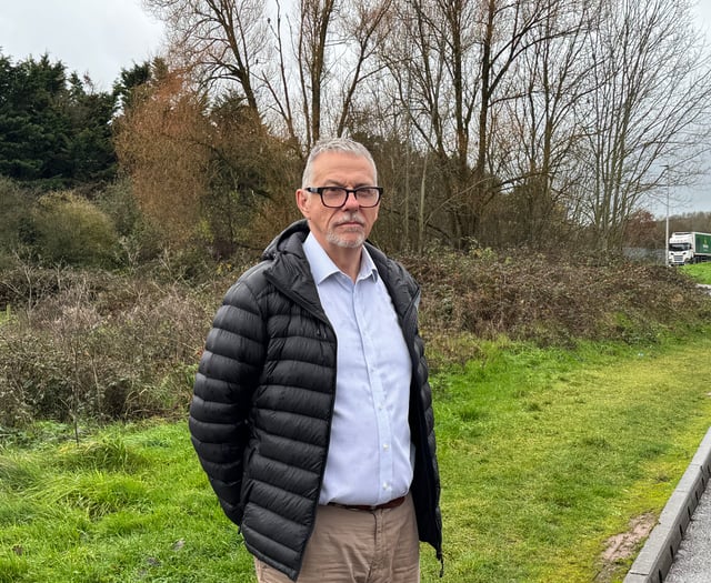 Councillor highlights urgent need for bus shelter
