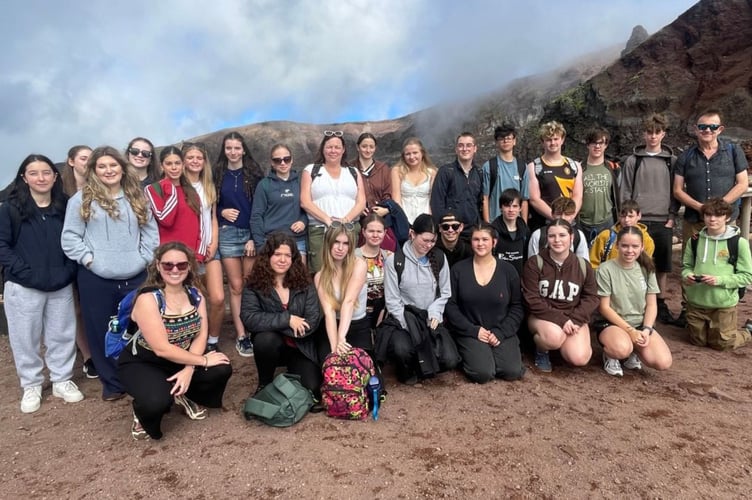 QE students at the summit of Mt Vesuvius