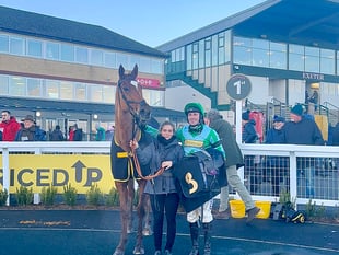 Lavelle’s Silver Thorn too strong in Exeter feature
