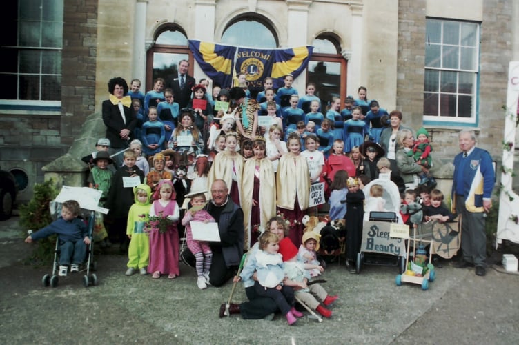 Crediton Carnival royalty, fancy dress participants and helpers in October 2004. DSC02335