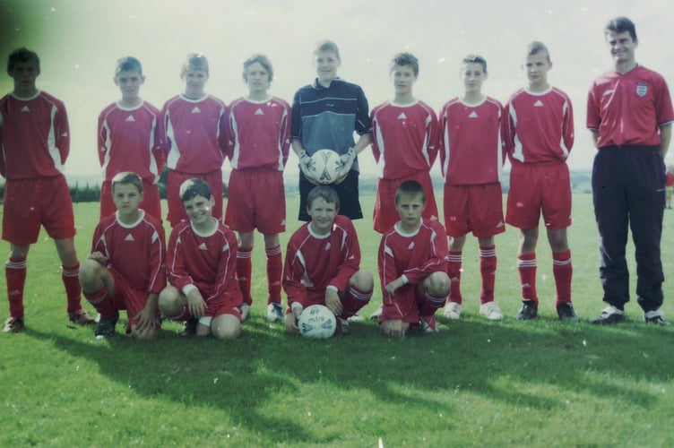 Ready for the new season were Bow Eagles FC in September 2004. DSC02192