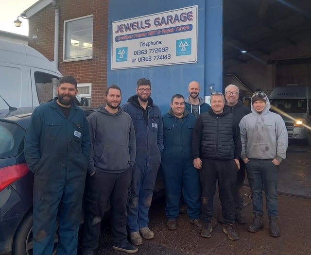 Jewells Garage team to walk for Hospiscare
