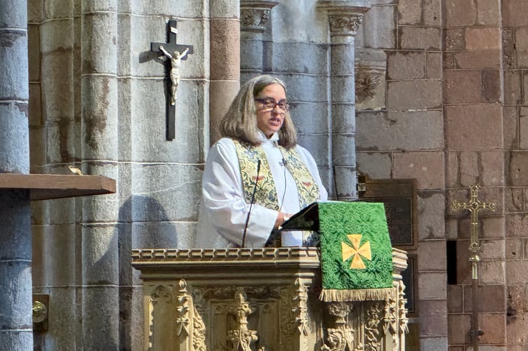Rev Janet May preaching during the service.  AQ 4573
