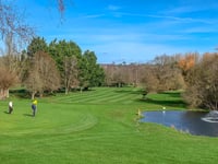Downes Golf Club: The stripes as back!
