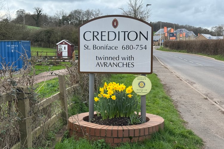 The new Crediton sign on the Bickleigh entrance to the town.  AQ 5542
