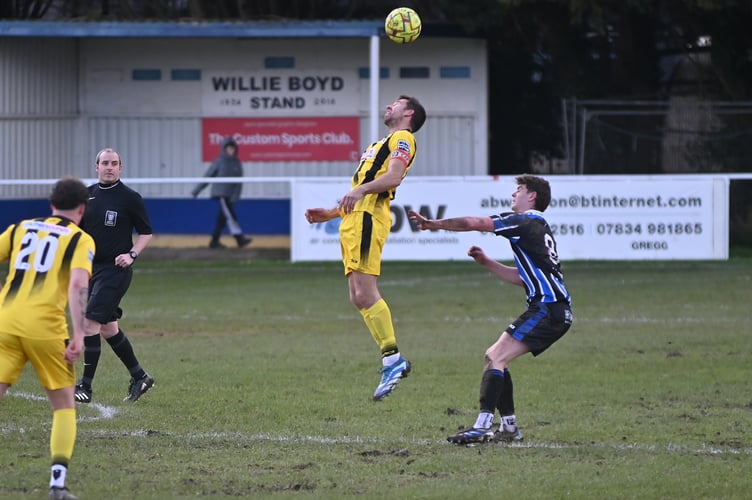 South West Peninsula League Premier East. Match action from Newton Abbot Spurs versus Crediton United. A 2-1 home win at The Rec for Spurs