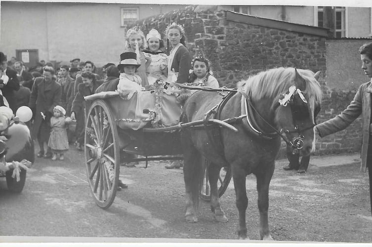 The Royal party led Cheriton Fitzpaine Carnival procession and Liz Bailey would like to know what year.
