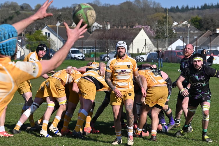 Counties 3 Tribute Ale Devon N&E rugby action from New Cross versus North Tawton. Final score 17-20