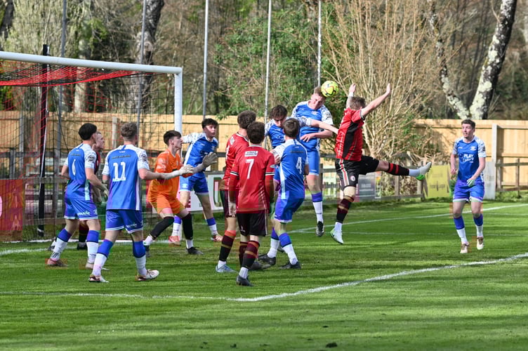 Bovey Tracey vs Crediton. Photo: Alan Craig