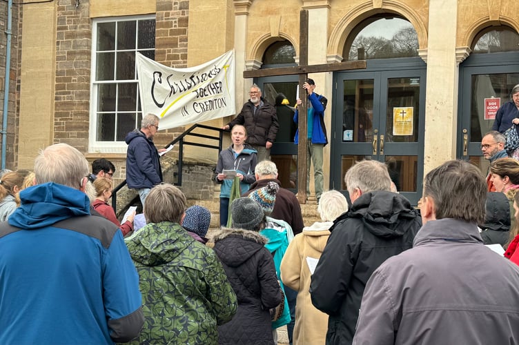 Worship on the steps at Crediton Congregational Church.  AQ 7669

