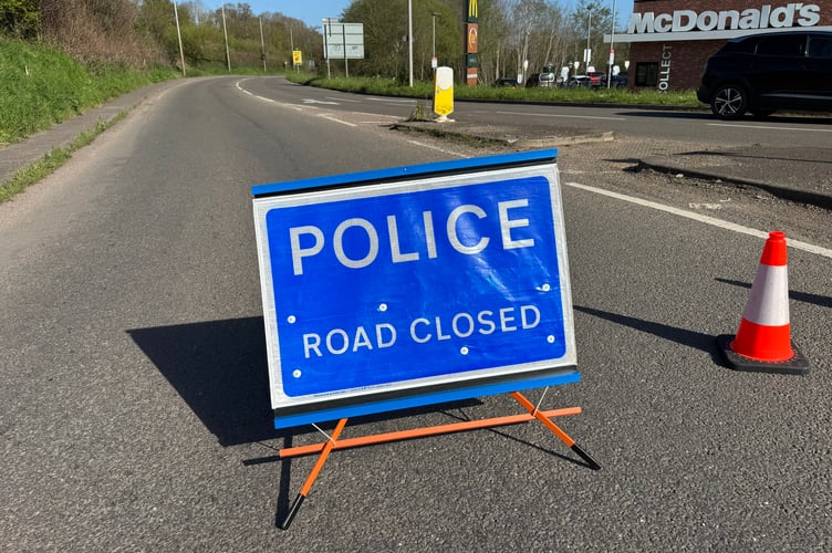 The road closure sign at the Tesco roundabout, Crediton.  AQ 7927
