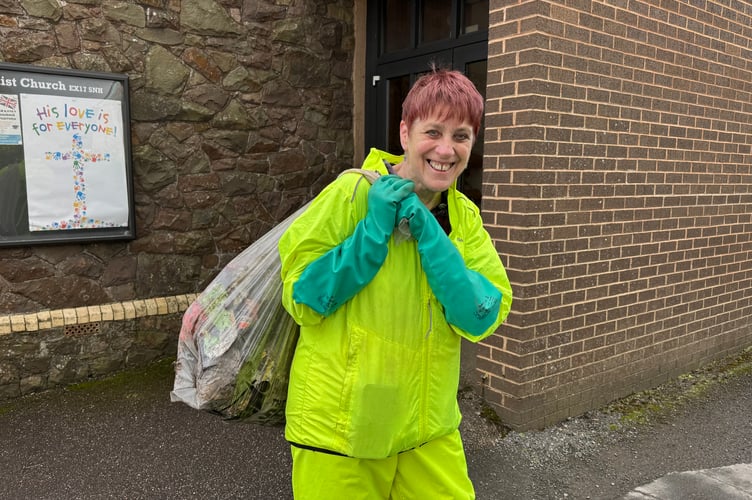 A champion litter picker.  AQ 8119
