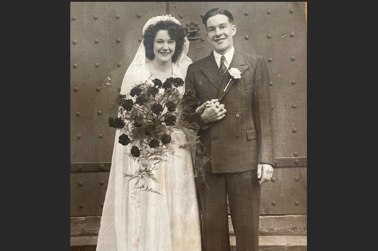 Honor Elizabeth Brooksbank (born 1884) who married Frederick Walter Dendy (born 1849), in October 1910.
