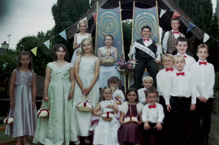 Lapford Revel Royalty group in July 2006. DSC01730