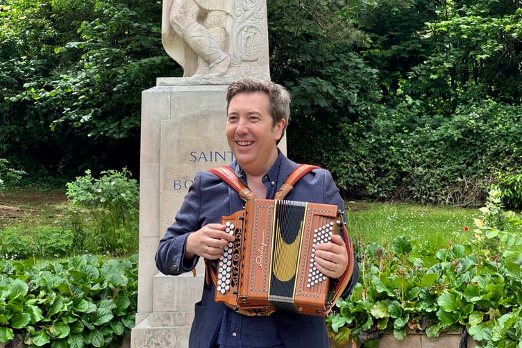 Folk singer Jim Causley sang the St Boniface Song. AQ 2714