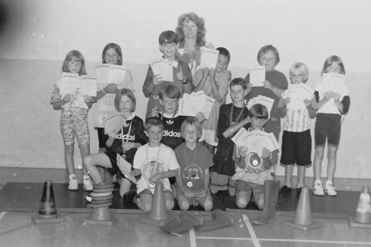 Winners of the Lords Meadow Olympics with sponsor Susan Moore from Bedford and Co in August 1996. DSC00152