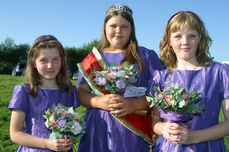 Cheriton Fitzpaine Carnival Royalty in 2006. AQ 6609
