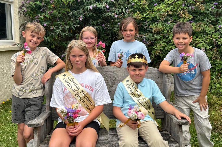 Cheriton Fitzpaine Carnival Queen Bee Sandover and King John Tonkin with their Royalty. AQ 4731