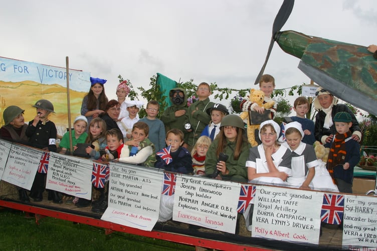 'Dig for Victory' was the title of Cheriton Fitzpaine School's tableau at the village carnival in July 2004. 201-0195_IMG