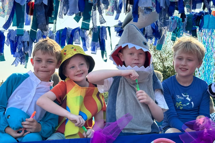 Children on the Cheriton Fitzpaine Primary School tableau. AQ 5877