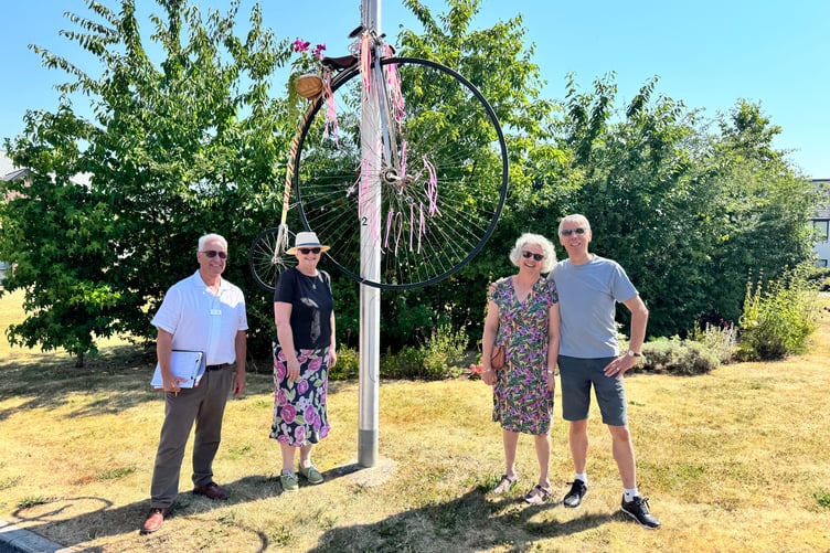 Old bicycles highlighted the Boniface Trail and sustainable travel for the Britain in Bloom judging, here at Kingfisher Close. AQ 4943