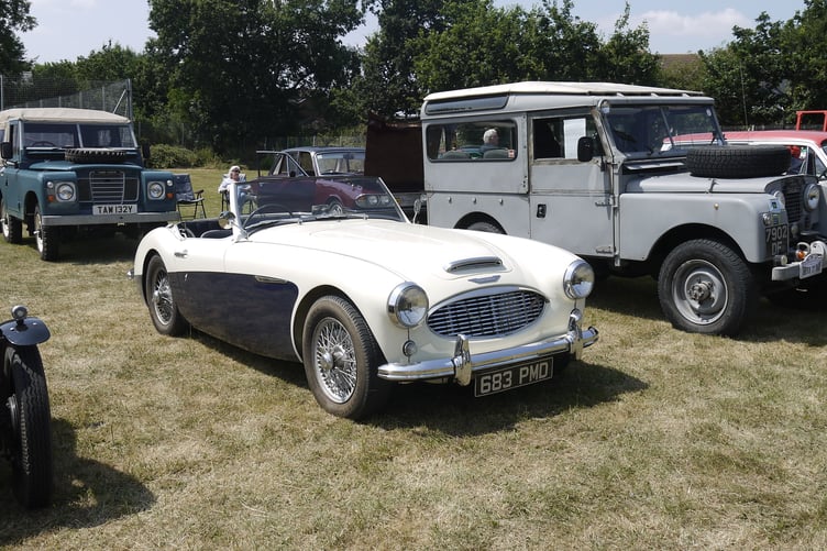Cars and Landrovers were exhibited at Lapford Vintage Rally.