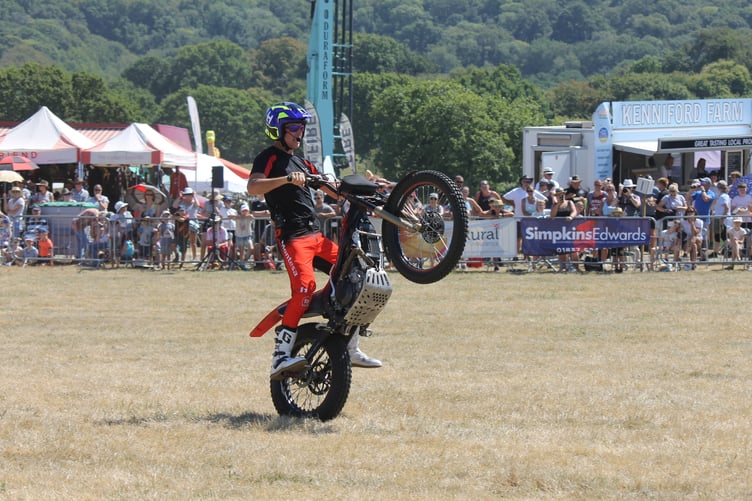 Dangerous Steve on one of his bikes in the main ring. AQ 2077