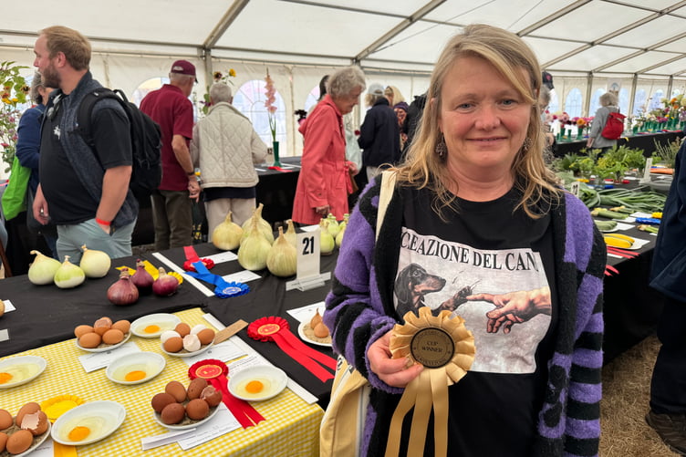 Lou Brereton from Spreyton had a first with 6 hen’s eggs. AQ 9405