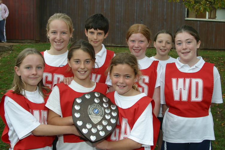 Sandford A Netball team who took part in the Crediton Learning Community tournament in October 2006. IMG_9509