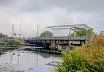 Bascule Bridge lane reopens, Swing Bridge stays shut