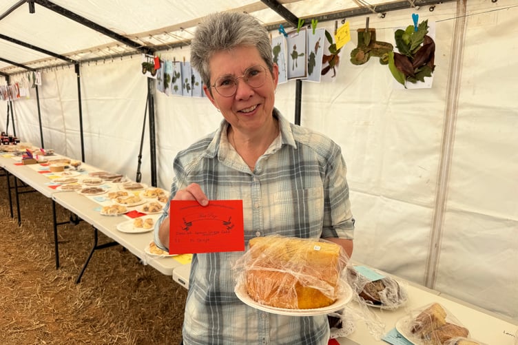 Alison Stoyle won the Nora Kingdon Perpetual Memorial Trophy in memory of the late President Mrs N Kingdon for the exhibitor gaining the most points in the cake classes. AQ 1517