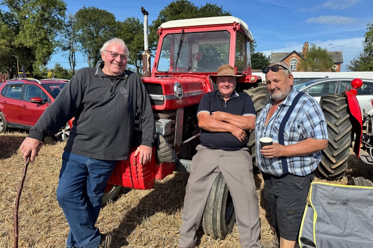 Time for a chat at Cheriton Fitzpaine Match. AQ 1507