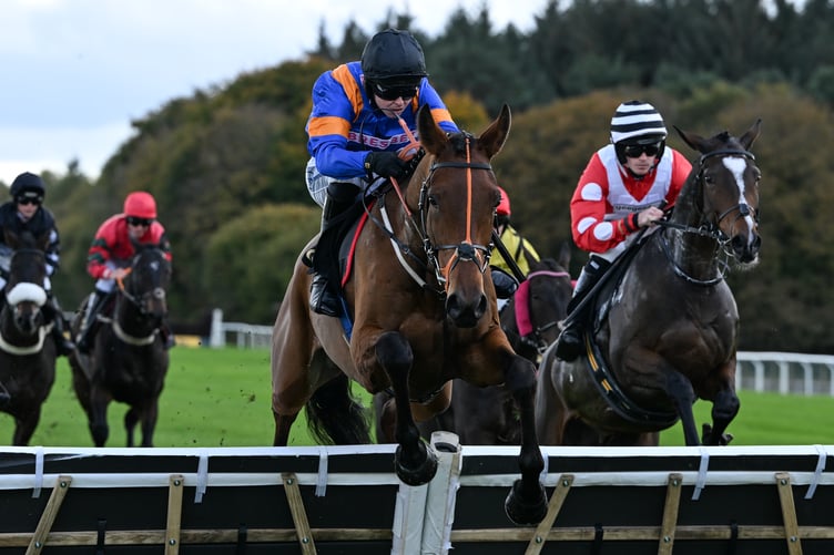 Horse racing at Exeter Racecourse