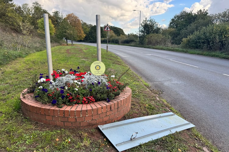 The Zeal Monachorum sign on the ground on the approach to Crediton. AQ 3824